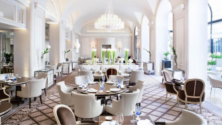 Four Seasons Hotel George V luxury hotels paris